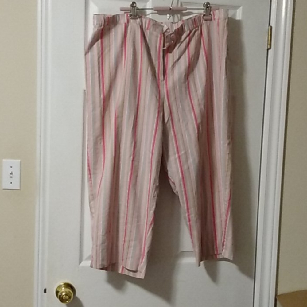 Capri pants